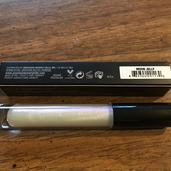 Anastasia Beverly Hills Lipgloss- Moon Jelly - Picture 8 of 8